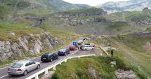 Stire din Social : Transfăgărășanul și Transalpina, pline de turiști. Vremea bună le ține deschise