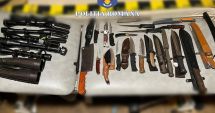 Stire din Eveniment : Transport ilegal de arme oprit la vamă. Cel la care urmau să ajungă avea acasă arsenal de război