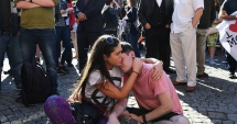 Stire din Actualitate : LACRIMI, DURERE ȘI NEPUTINȚĂ / IMAGINI DRAMATICE, DUPĂ TRAGEDIA CARE A ÎNDOLIAT ORAȘUL MANCHESTER