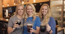 Stire din Fun : Trei blonde, la examenul pentru postul de poliţist