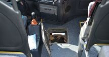 Stire din Eveniment : Trei cetățeni străini ascunși sub un autocar care venea din Bulgaria