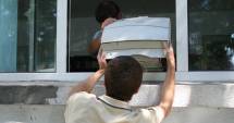 Stire din Eveniment : Trei tineri riscă închisoarea  după ce au spart  o locuință