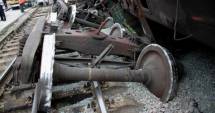 Stire din Eveniment : GRAV ACCIDENT FEROVIAR! Un tren plin cu motorină a deraiat