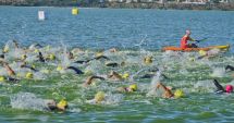 Stire din Sport : Sportivi reprezentând 38 de țări, la startul triatlonului din Mamaia
