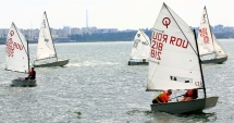 Stire din Sport : Trofeul "Tomis" la yachting, printre fulgi de zăpadă și temperaturi cu minus