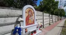 Stire din Social : Un simbol al durerii și al memoriei. Troiță pentru Sebi și Roberta, la 2 Mai