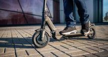 Stire din Actualitate : Vârsta minimă pe care trebuie să ai dacă vrei să închiriezi o trotinetă electrică