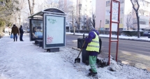 Stire din Social : Constănțenii, obligați să curețe trotuarele de gheață și țurțuri