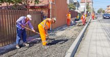 Stire din Social : Trotuarele de pe bulevardul 1 Mai Vechi, refăcute