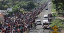Stire din Actualitate : Trump dezminte că le-a cerut soldaților să tragă asupra migranților