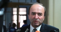 Stire din Politică-Administrație : Ministrul Justiției amenință cu OUG pe CODURILE PENALE