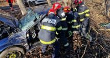 Stire din Eveniment : Tragedie la Tulcea! O femeie a murit şi trei persoane au fost rănite în urma unui accident rutier