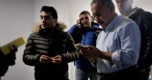 Stire din Eveniment : Ziarist turc, ridicat de polițiști. Riscă să fie extrădat în Turcia, la ordinul lui Erdogan