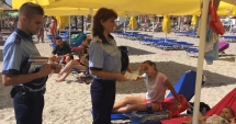 Stire din Eveniment : Turiștii din Mamaia,  sfătuiți de polițiști