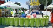 Stire din Social : Turiștii sunt premiați pentru dozele  de aluminiu colectate pe plajă