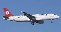 Stire din Actualitate : Turkish Airlines anulează peste 120 de zboruri pe aeroporturile din Istanbul din cauza ninsorilor