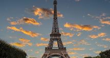 Stire din Actualitate : Acte de teribilism la Paris. A sărit de pe Turnul Eiffel și a aterizat în mâna polițiștilor