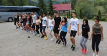 Stire din Politică-Administrație : Tinerii dansatori de la UDTR s-au antrenat în tabără, la Suceava