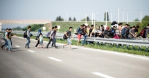 Stire din Actualitate : Un avion cu solicitanți de azil afgani, respinși de Germania, a aterizat la Kabul