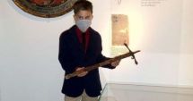 Stire din Actualitate : Un băiat din Germania a găsit o sabie istorică într-o pădure