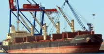 Stire din Economie : Un bulk-carrier s-a ciocnit cu un spărgător de gheață nuclear
