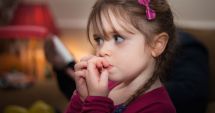 Stire din Sănătate : Cauze ce duc la deformarea unghiilor la copii