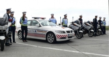 Stire din Eveniment : Unii polițiști au "noroc", alții nu! Bonusuri pe viață și pensii asigurate versus bani cu țârâita