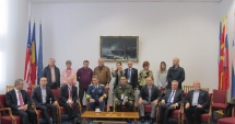 Stire din Cultură-Educație : Invitați de rang înalt au dezbătut probleme mondiale de politică externă