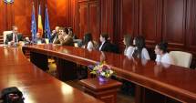 Stire din Politică-Administrație : Mazăre dă un milion de euro pentru proiectele școlare