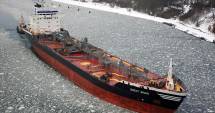 Stire din Economie : Un navigator român este abandonat într-un port din Yemen