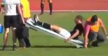Stire din Fun : Să râdem cu fotbaliștii. Faze AMUZANTE, petrecute pe stadioane