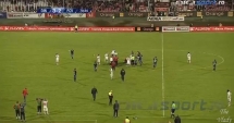 Stire din Sport : TRAGEDIE la meciul Dinamo - Viitorul. Fotbalistul Patrick Ekeng A MURIT, după ce s-a prăbușit pe teren
