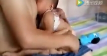 Stire din Fun : RÂZI CU LACRIMI! CUM SĂ NU-I IUBEȘTI? COPIII FAC LUCRURI TRĂZNITE! - VIDEO