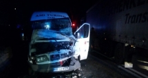 Stire din Eveniment : Accident teribil: Un tir s-a ciocnit cu un microbuz. 12 victime