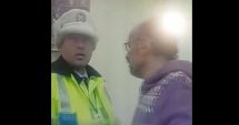 Stire din Eveniment : ATENȚIE, LIMBAJ VULGAR! SCANDAL LA SPITALUL DIN HÂRȘOVA! POLIȚIȘTII LOCALI, ÎNJURAȚI CA LA UȘA CORTULUI - VIDEO