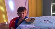 Stire din Social : VIDEO. Meniuri noi în creșele din Constanța: alimente bio, avocado, ananas, pâine cu fibre