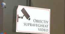 Stire din Eveniment : Primar filmat în timp ce fura dintr-un hotel, la o dezbatere despre anticorupție