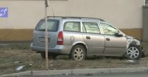 Stire din Eveniment : VIDEO ȘOCANT! Accident grav, după ce o șoferiță nu a acordat prioritate. Un mort și doi răniți
