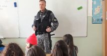 Stire din Eveniment : Școli constănțene, vizitate de polițiști. Violența și bullying-ul, pe lista subiectelor dezbătute