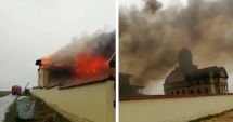 Stire din Eveniment : VIDEO / INCENDIU DE PROPORȚII. ARDE MĂNĂSTIREA DIN 23 AUGUST! Zeci de pompieri, în acțiune