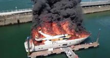 Stire din Actualitate : Incendiu puternic în port! Un vas de şase milioane de lire s-a făcut scrum