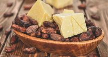 Stire din Sănătate : Balsamul cu unt de cacao, alternativă de hidratare a buzelor