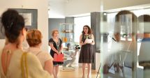 Stire din Cultură-Educație : Expoziția „Carte veche / Carte nouă” reunește exemplare rare din fondul Bibliotecii universitare „Ioan Popișteanu”