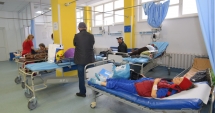 Stire din Social : La Urgență, s-a muncit  la foc continuu. Sute  de solicitări și șase nașteri