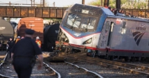 Stire din Actualitate : Două trenuri de mare viteză s-au ciocnit în Philadelphia: cel puțin 42 de răniți