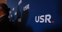 Stire din Politică-Administrație : Avertisment USR: o criză politică ar costa miliarde și ar afecta direct populația