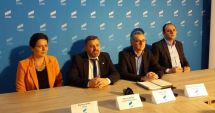 Stire din Politică-Administrație : Alegătorii USR din Constanța, îndemnați să voteze cu Klaus Iohannis. "Trebuie să scăpăm de PSD"