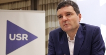 Stire din Politică-Administrație : "Dacian Cioloș îndeplinește criteriile pentru  a putea fi primit  în USR"