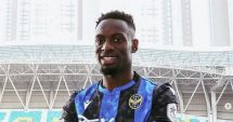Stire din Sport : Clubul UTA Arad l-a transferat pe mijlocașul Paul Jose Mpoku