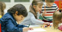 Stire din Cultură-Educație : Elevii se întorc la școală